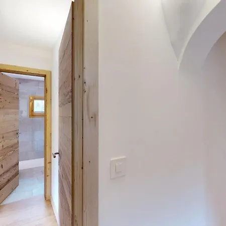 Ludains Apartman *
