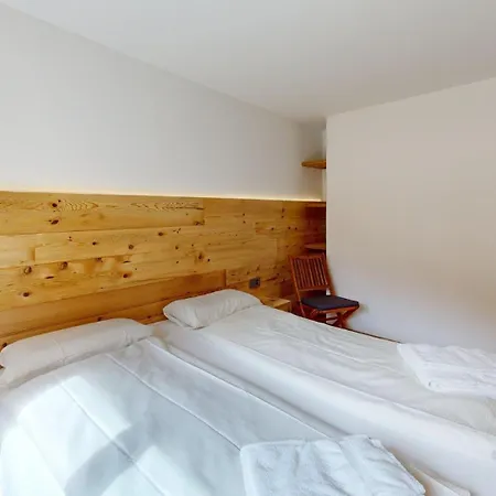 Ludains Apartman St. Moritz